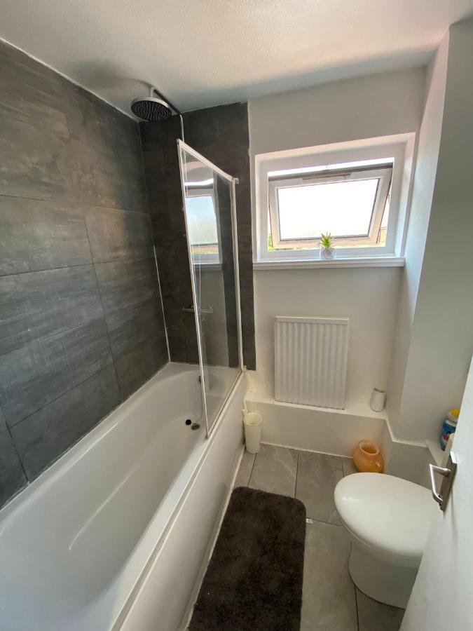 Single And Doubles Rooms Close To Central London Exterior photo